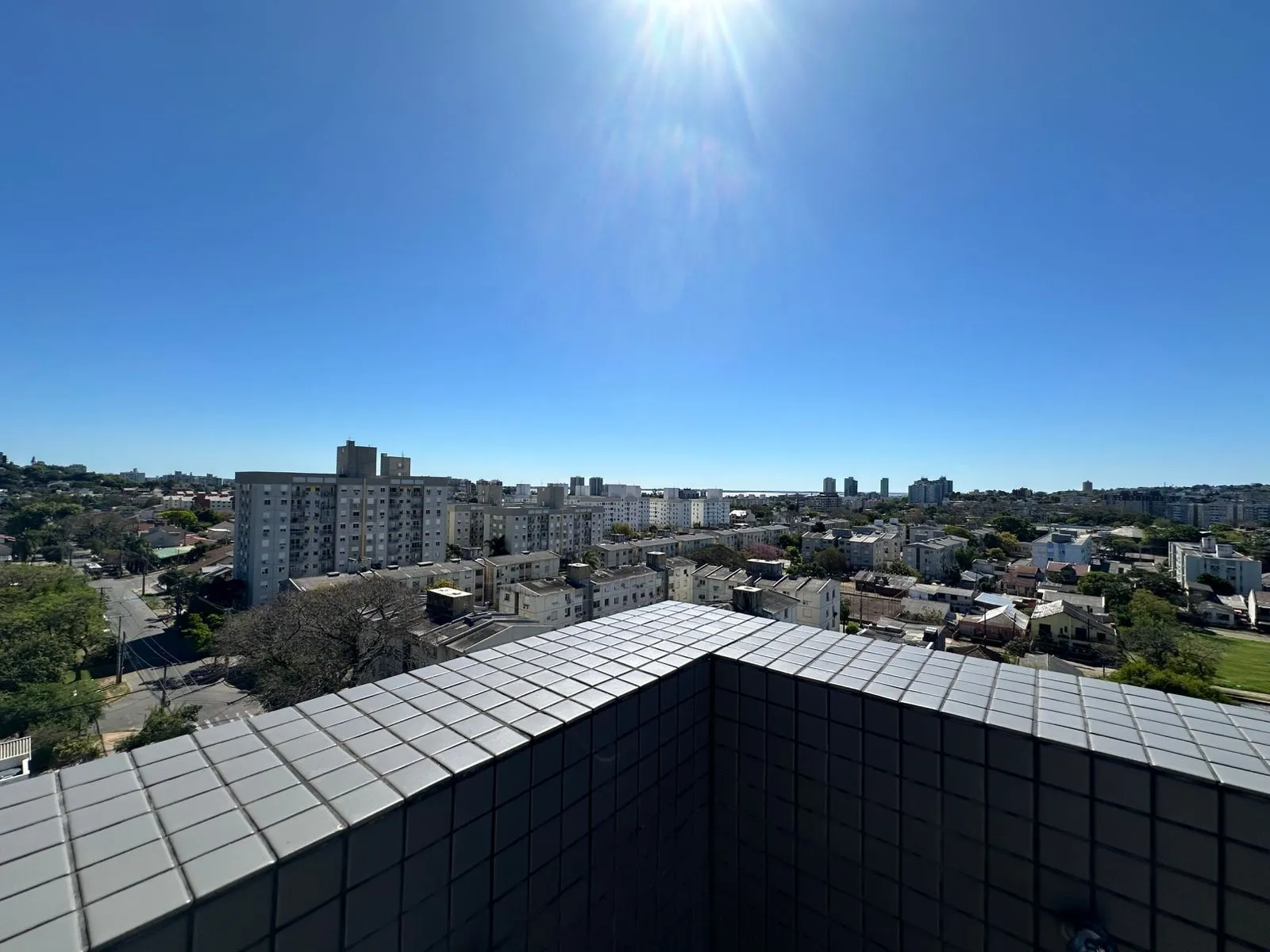 Imagem Apartamento Novo à Venda no Bairro Tristeza - 2 Dormitórios, Suíte e Duas Vagas Descobertas