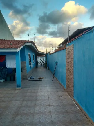 Imagem Casa com 2 Quartos à Venda, 70 m² em Peruíbe