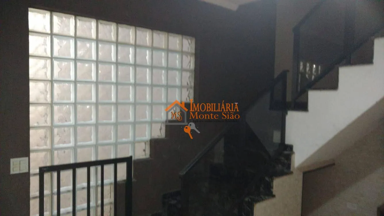 Imagem Sobrado com 3 dormitórios à venda, 203 m² por R$ 700.000,00 - Jardim São João - Guarulhos/SP