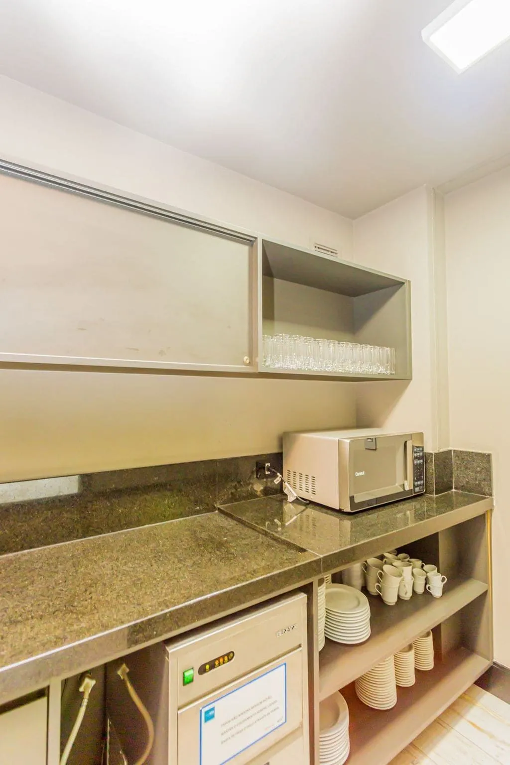 Imagem Apartamento 3 dormitórios à venda Avenida Teresópolis