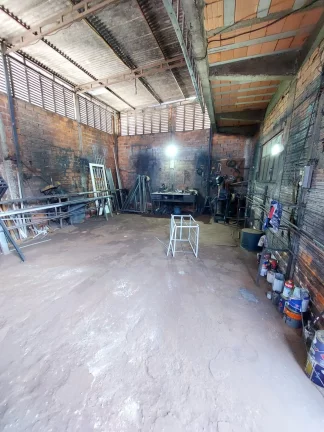 Imagem Imóvel à Venda em Boituva: Sobrado com Galpão Comercial