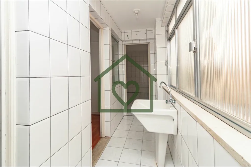Imagem Amplo apartamento de 120m2, de frente, com 3 dormitÃ³rios, sendo 1 suÃ­te, vaga de garagem e dependÃ...