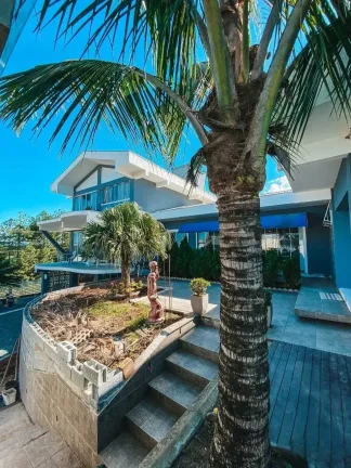 Imagem Casa alto padrão com 3 dormitórios sendo 1 suíte master e 4 vagas- Itacolomi | Balneário Piçarras/SC