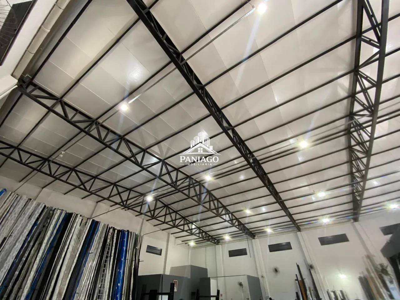 Imagem Barracão 430 m², pé direito alto, energia solar - Parque Geórgia, Cuiabá/MT