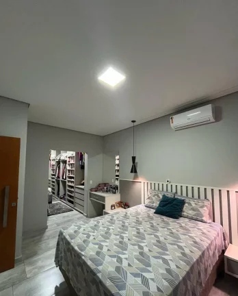 Imagem Casa de condomínio com 3 Suítessendo 01 master, com hidro, todas com closetÁrea livreSala de jant...
