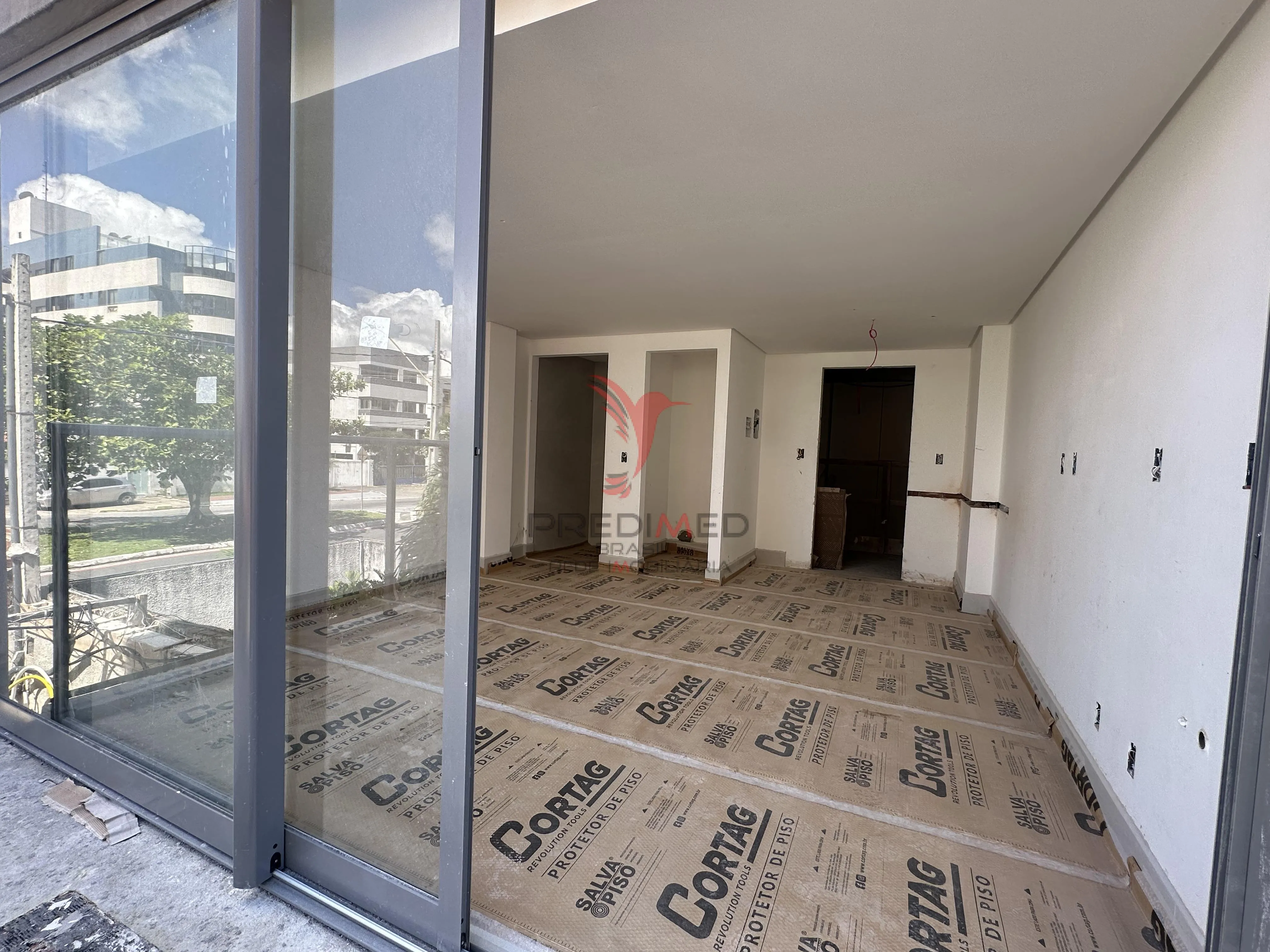 Imagem Vende-se flat novo na melhor localização do Bessa, pé na areia