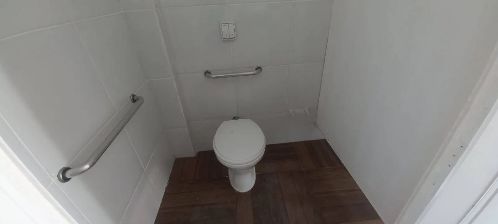 Imagem Casa comercial 3 andares 8 quartos salão comercial anexo de 200 m²