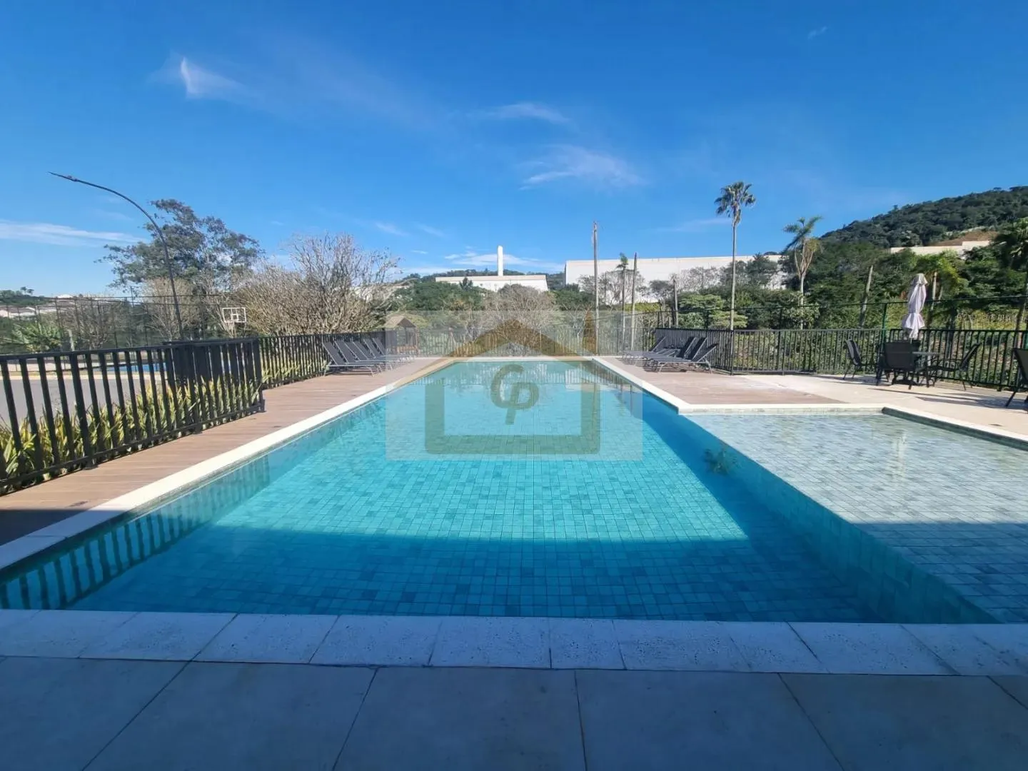 Imagem Casa com 3 quartos (um suíte), 3 vagas. Novidade na Granja Viana!