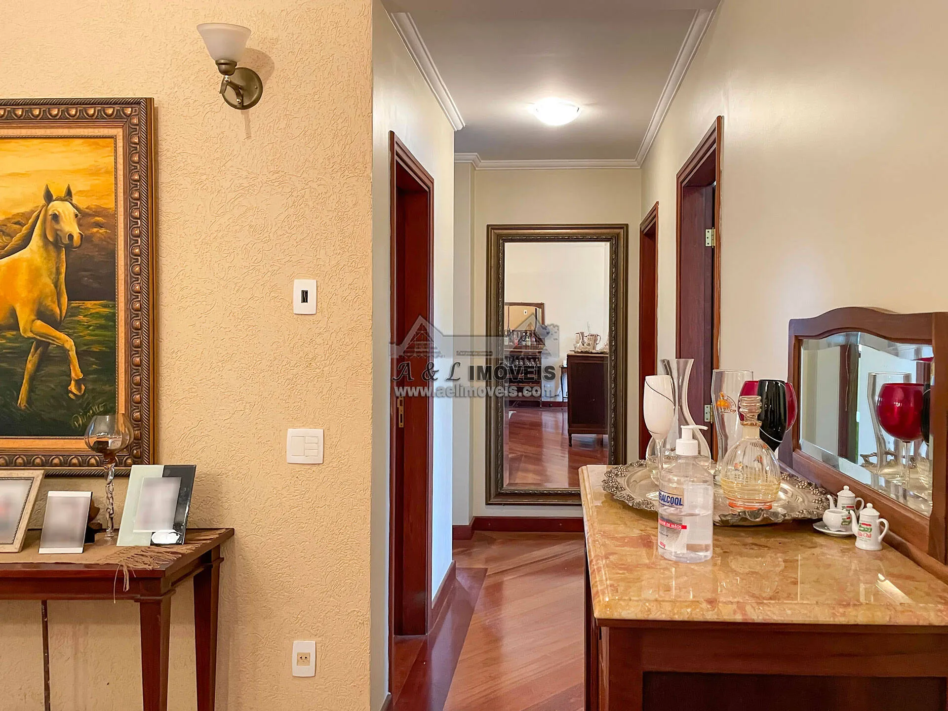 Imagem Apartamento à venda em Campos do Jordão - Condomínio com piscina
