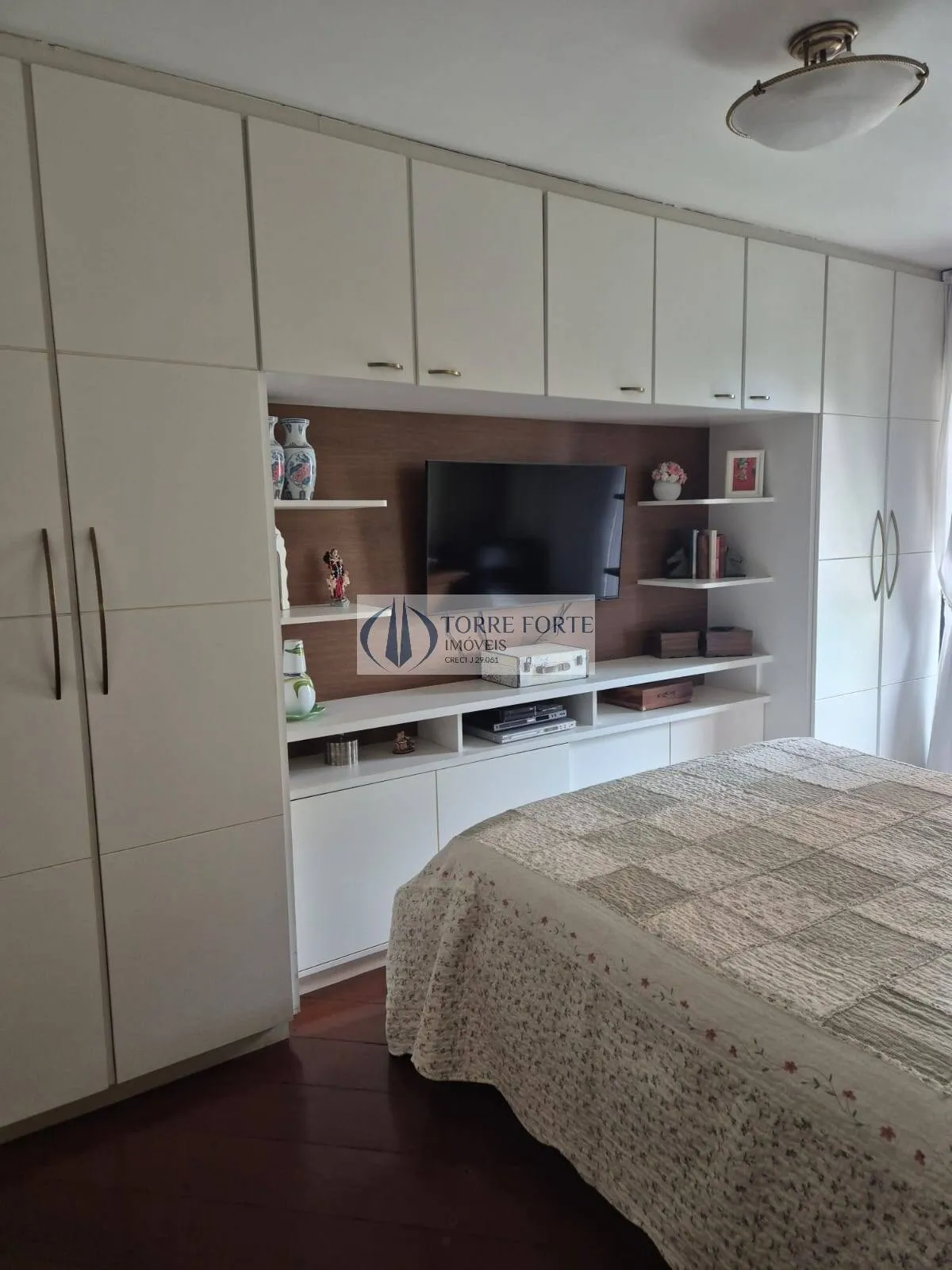 Imagem Ótimo apartamento, 184 m² 4 dormitórios sendo 3 suítes 3 vagas de garagem