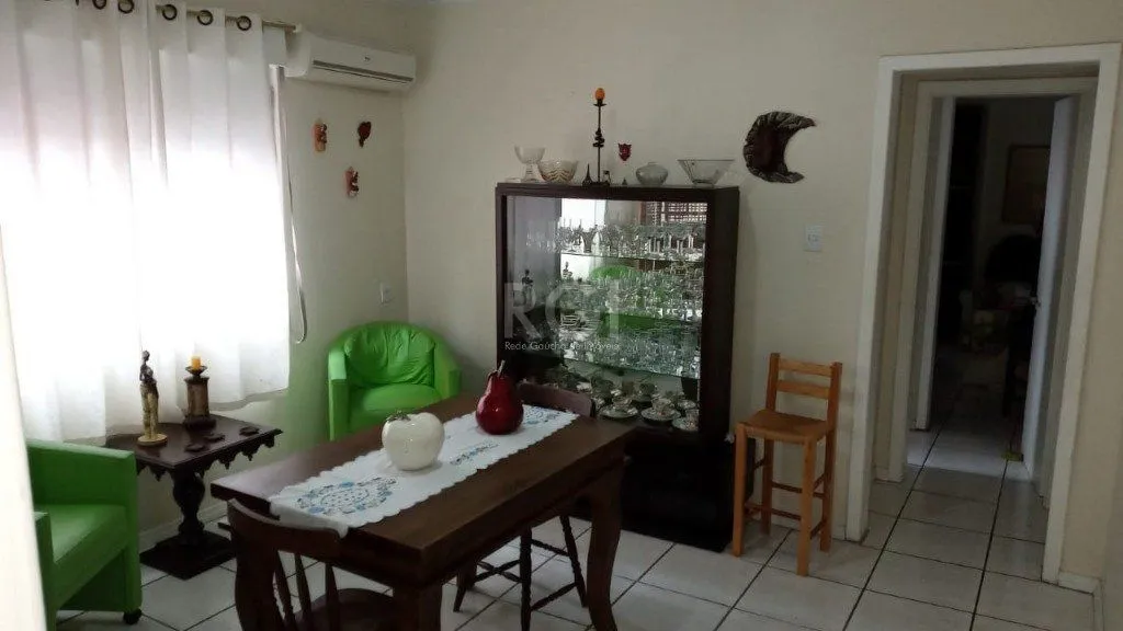 Imagem Casa para Venda - 174m², 3 dormitórios, sendo 1 suites, 3 vagas - Jardim Sabará
