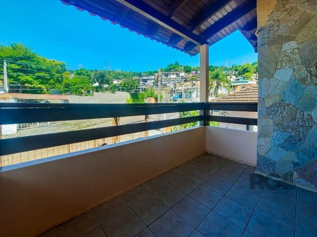 Imagem Excelente casa de 240m² com 4 dormitórios e 2 vagas.