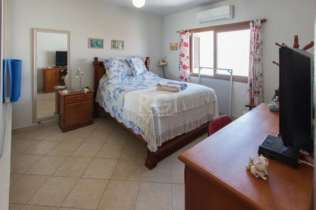 Imagem Casa para Venda - 211m², 3 dormitórios, 3 vagas - Vila Nova
