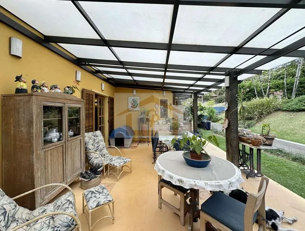 Imagem Rústica, avarandada, Mista alvenaria e madeira de lei, 3 dorms/1ste, gourmet, lareira!