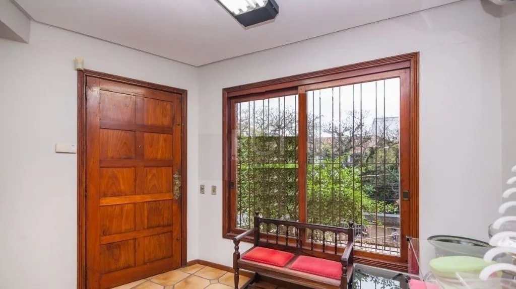 Imagem Casa Com 3 dormitórios Para Comprar , 300 m² - Rio Branco - Porto Alegre/RS