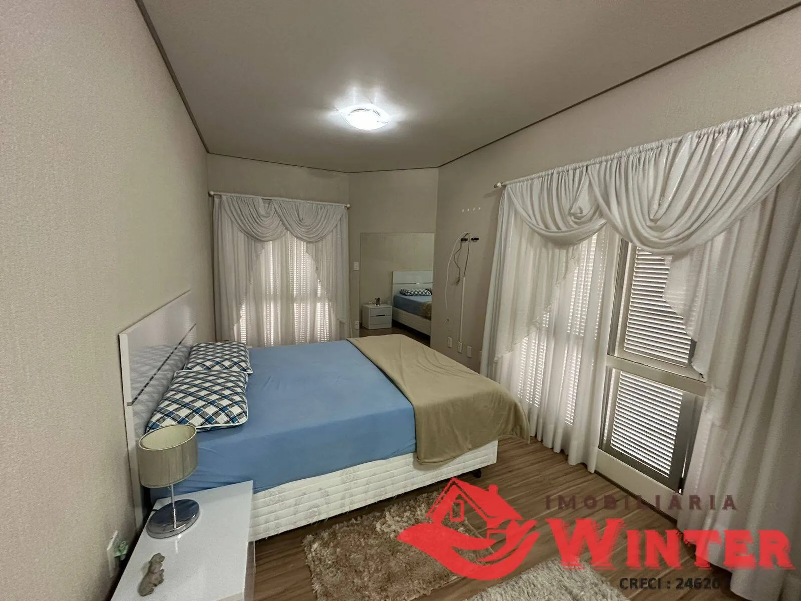 Imagem Casa com 220m2 no São Roque, Feliz.