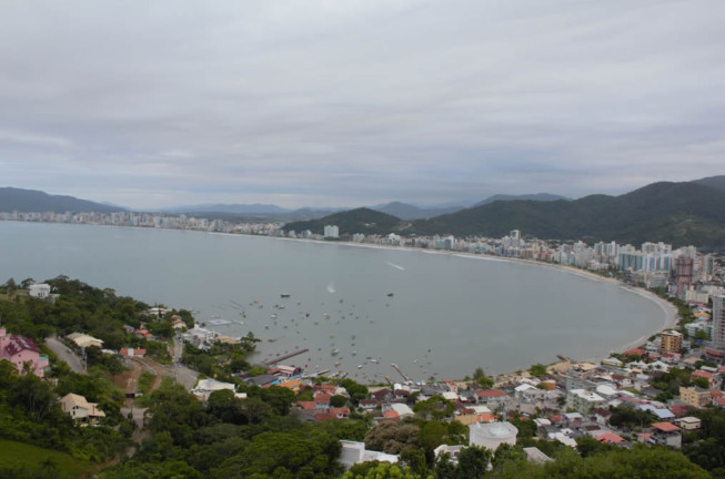 Imagem Apartamento com 2 Quartos para Temporada, 60 m²em Meia Praia - Itapema