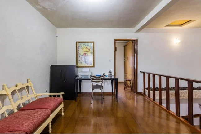 Imagem Casa para venda no bairro Vila Ipiranga em Porto Alegre