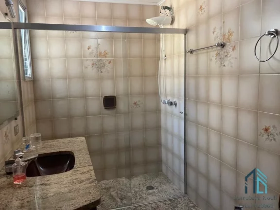Imagem Apartamento Mobiliado, 03 quartos c/suíte, 02 vagas, 30 metros do shopping no Batel/Água Verde em Curitiba PR