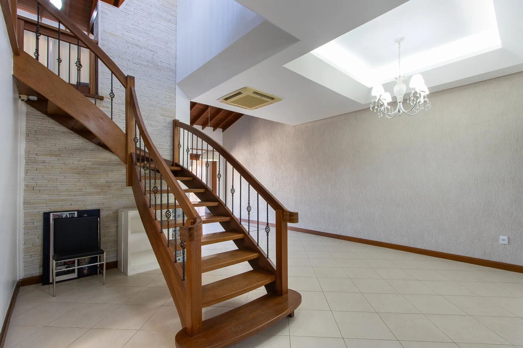 Imagem Prédio Misto Comercial/Residencial, à venda, com 802,57m² privativos, 6 vagas - Bairro Tristeza