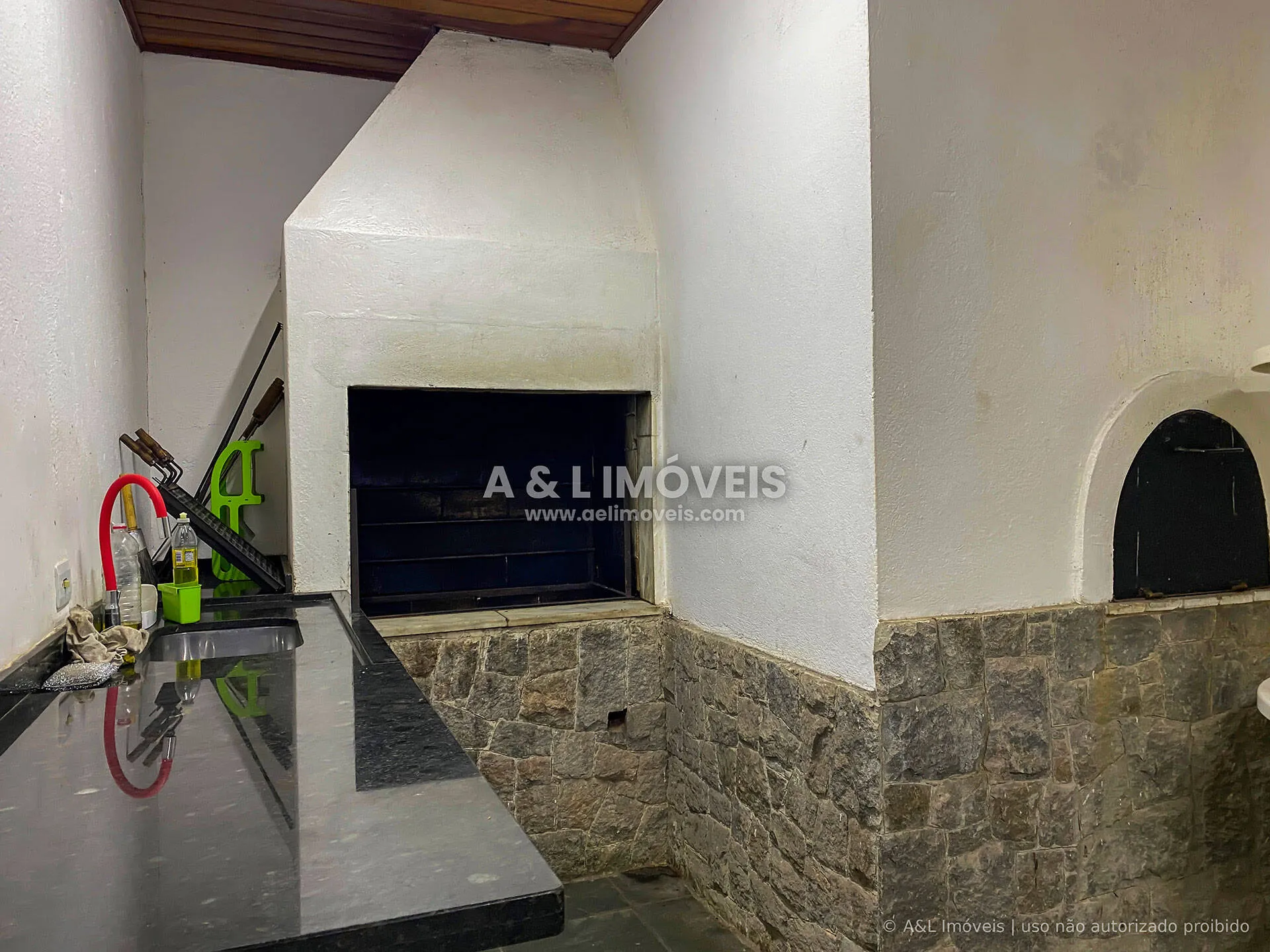 Imagem Apartamento Campos do Jordão | Térreo, Jardim, 3 Dorms. e Lareira