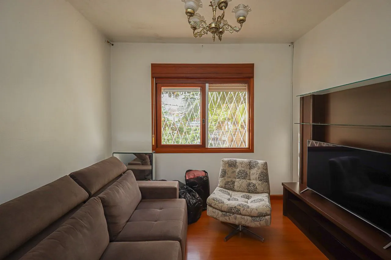 Imagem Casa à venda, 3 dormitórios, 316m², 4 vagas de garagem, Bairro São Geraldo