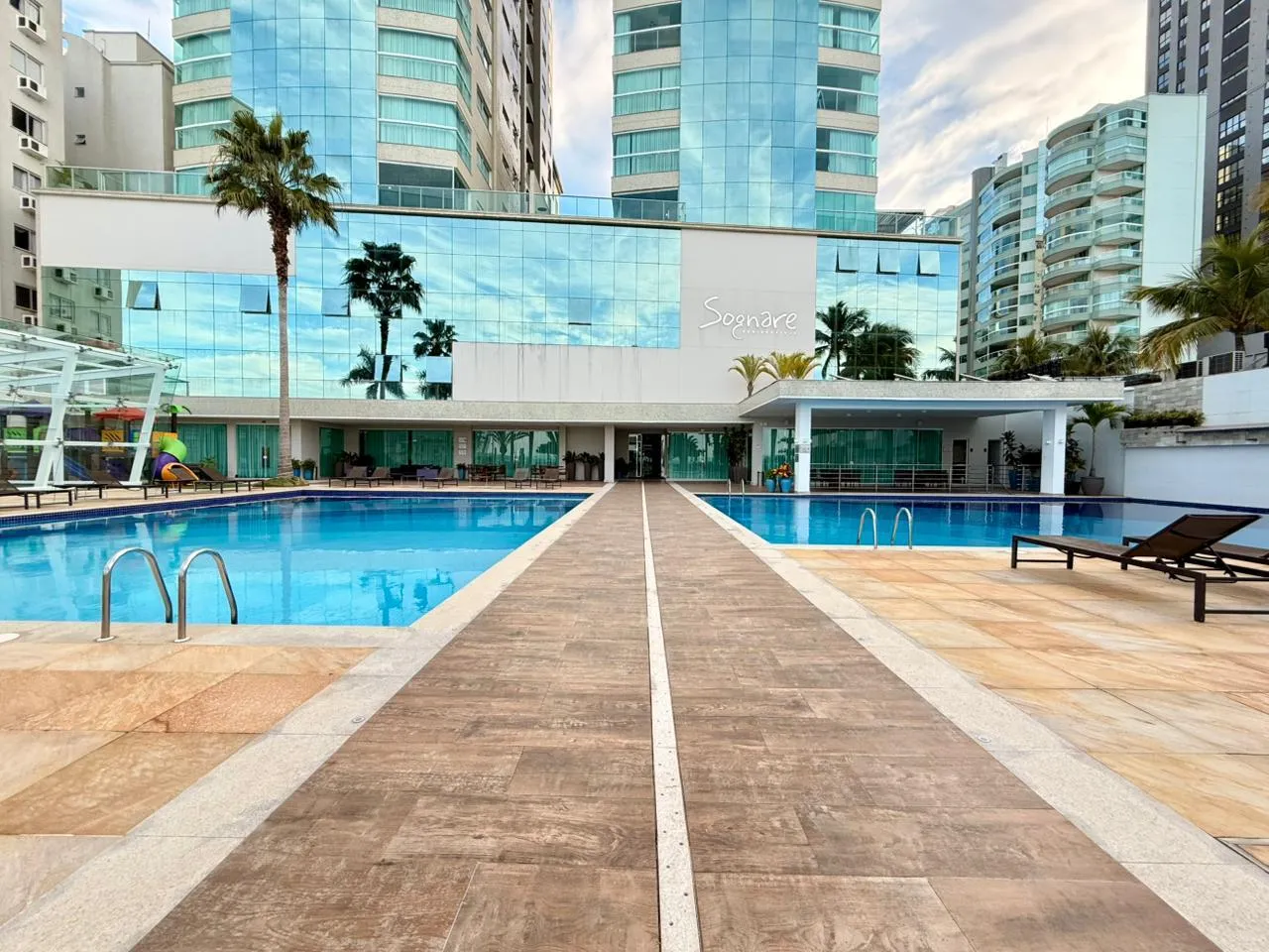 Imagem Apartamento com vista para o mar à venda com 200m2 por R$ 9.300.000,00