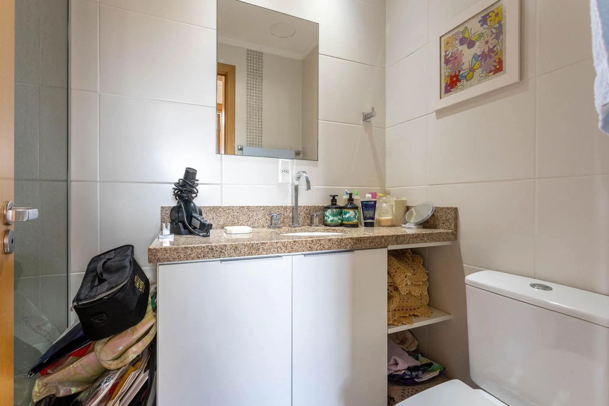 Imagem Apartamento à Venda com 2 Dormitórios (1 Suíte) e 2 Vagas Cobertas - Vila Ipiranga, Porto Alegre/RS