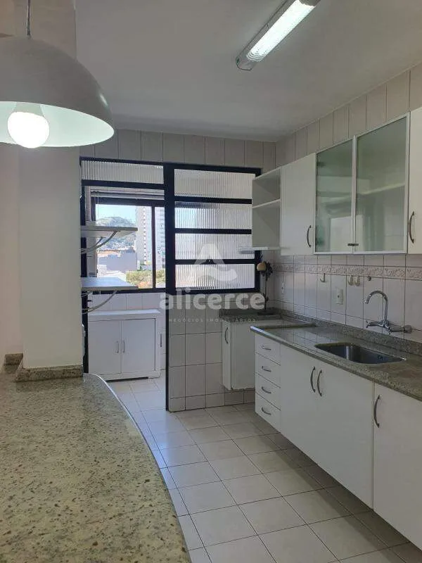 Imagem Apartamento à venda com 2 quartos 1 suíte, 76m² em Centro Florianópolis