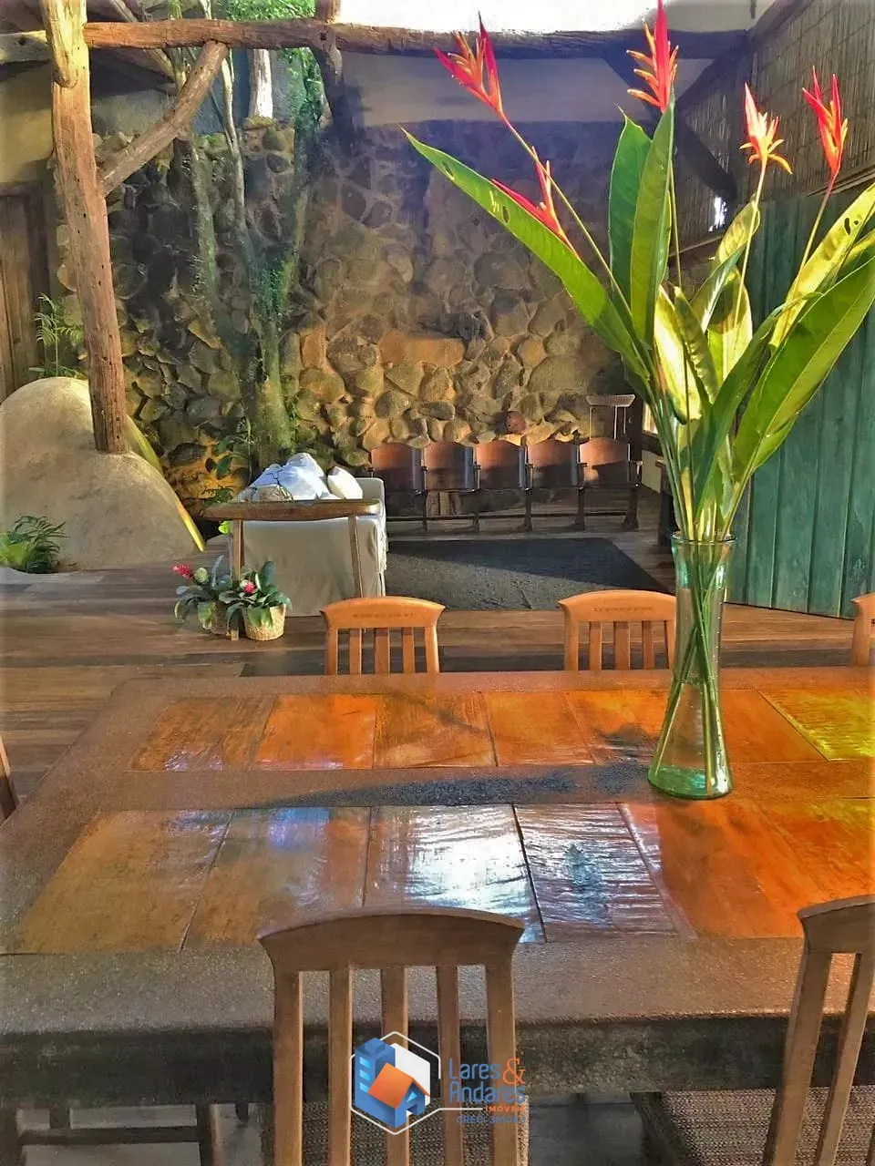 Imagem Casa Alto Padrão de frente para o Mar em Ilhabela, SP -