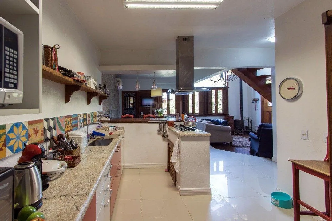 Imagem Casa para Venda - 250m², 3 dormitórios, sendo 2 suites, 3 vagas - Ponta Grossa