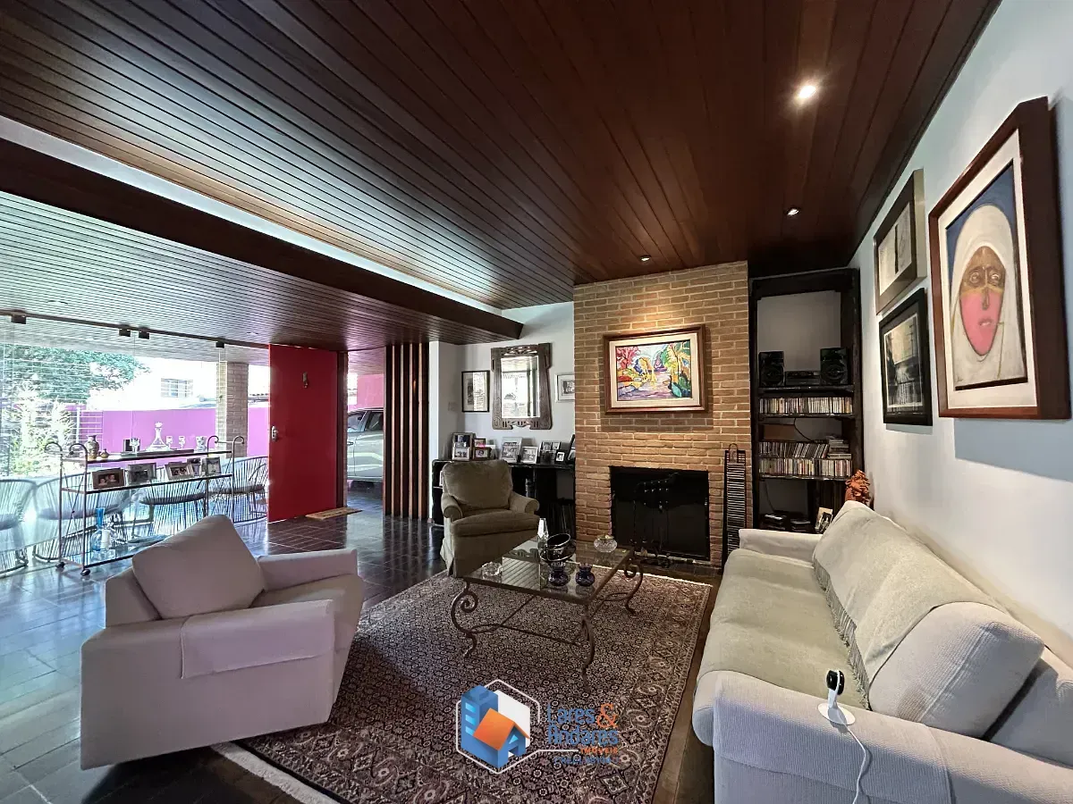 Imagem Casa de vila para venda em Jardim Hípico com 3 quartos, sendo 1 suíte, 228m²