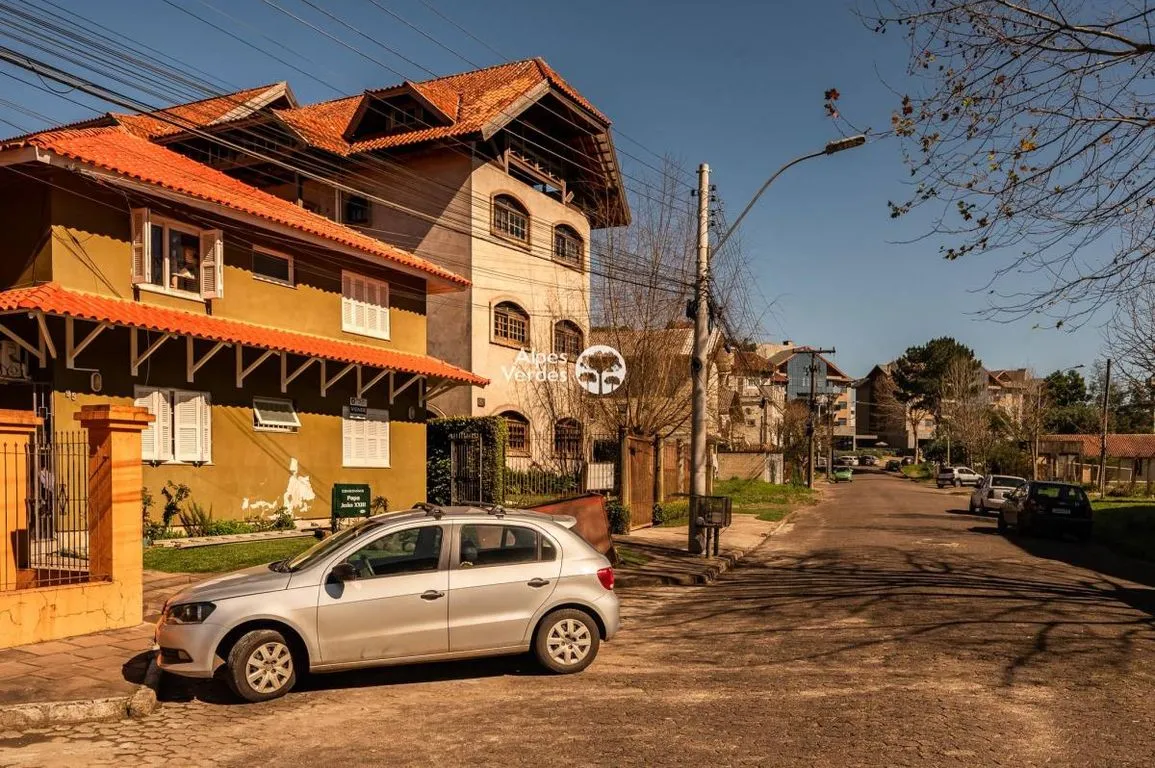 Imagem VENDE-SE APARTAMENTO MOBILIADO COM 01 QUARTO, NO CENTRO DA CIDADE DE CANELA.