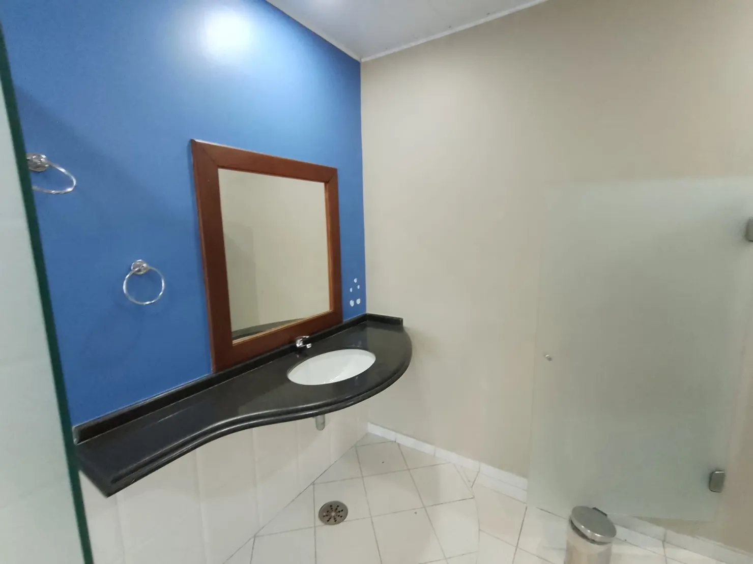 Imagem Comercial à venda 26 Quartos, 20 Suites, 33 Vagas, 23480M², Residencial e Comercial Cidade Morumbi, Pindamonhangaba - SP