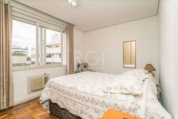 Imagem Apartamento no bairro Vila Ipiranga de 2 dormitórios e 2 vagas DESOCUPADO