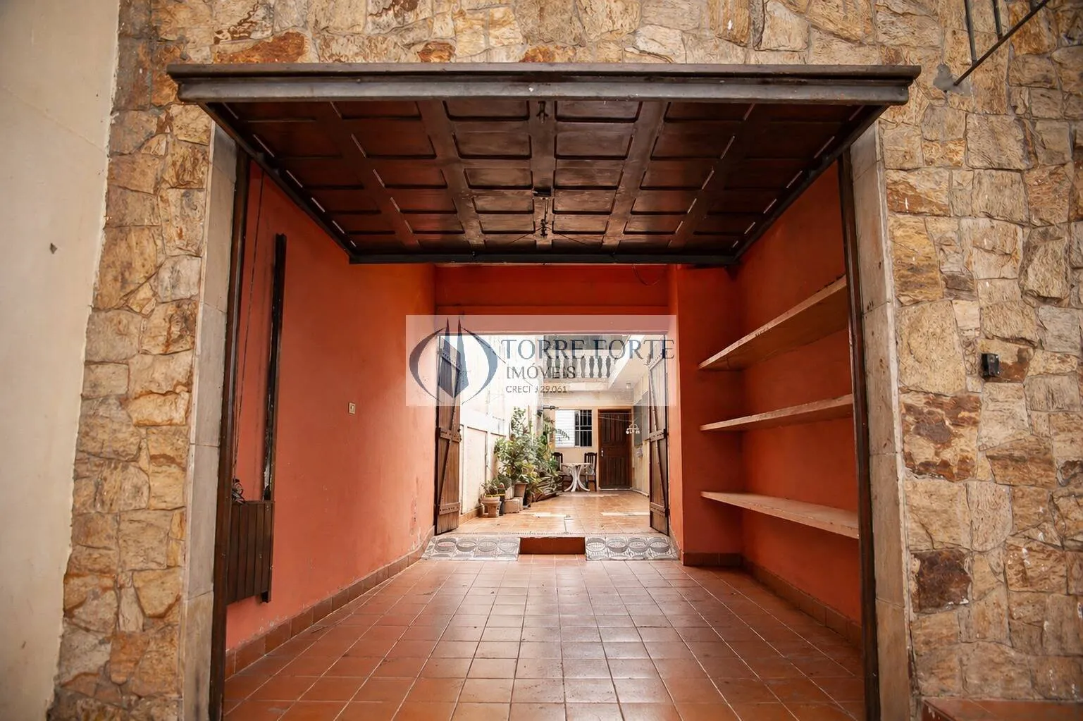 Imagem Ótima casa 170 m² 4 dorms. 1 suíte, 1 vaga de garagem, quintal, Vila Miriam