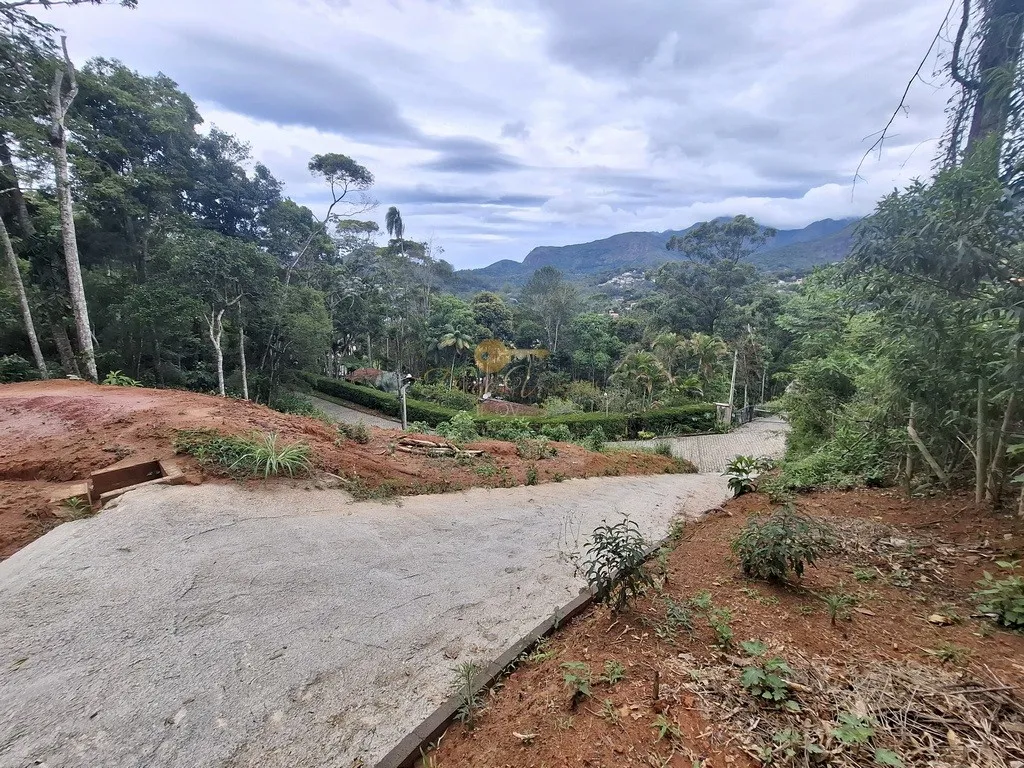 Imagem Terreno em Condomínio para Venda em Teresópolis / RJ no bairro Parque do Imbui