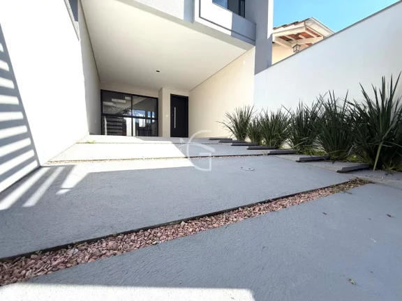 Imagem Casa Geminada à venda no Bairro Santo Antônio, por 650 mil
