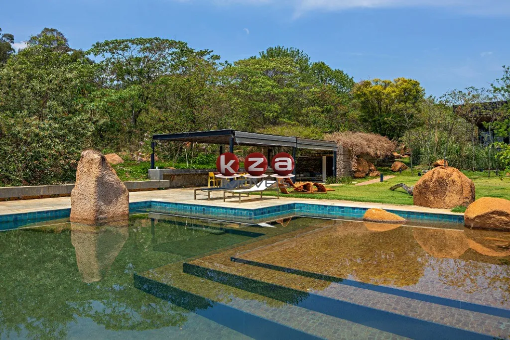 Imagem Venda de Casa Espetacular em Itu-SP: 5 Quartos, 3 Suítes, 3 Salas, 800 m² constr. Muita Natureza, 20.000 metros de terreno no Jardim Paraíso II.