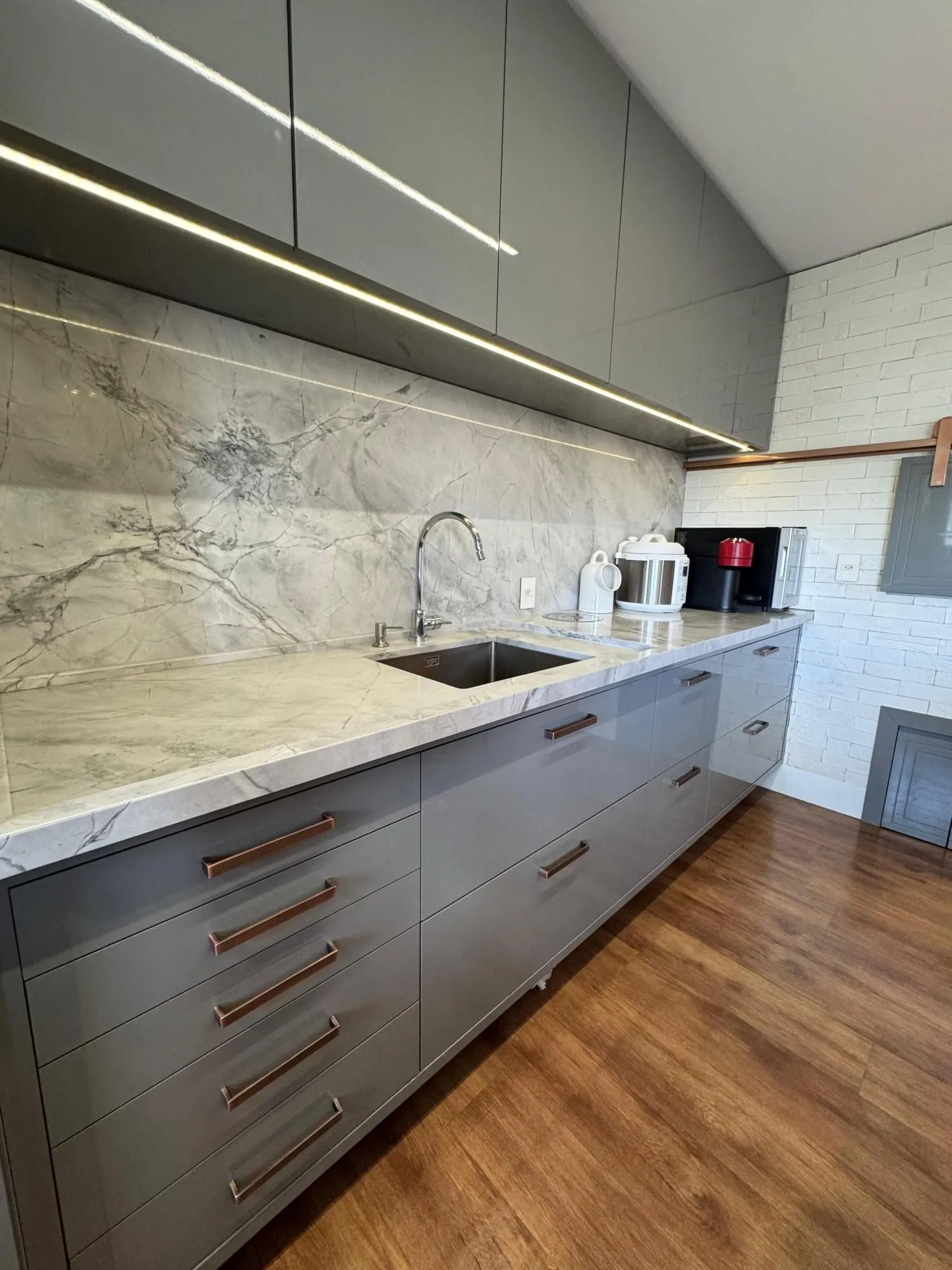 Imagem Apartamento com 02 quartos (01 suíte) e 01 vaga escriturada