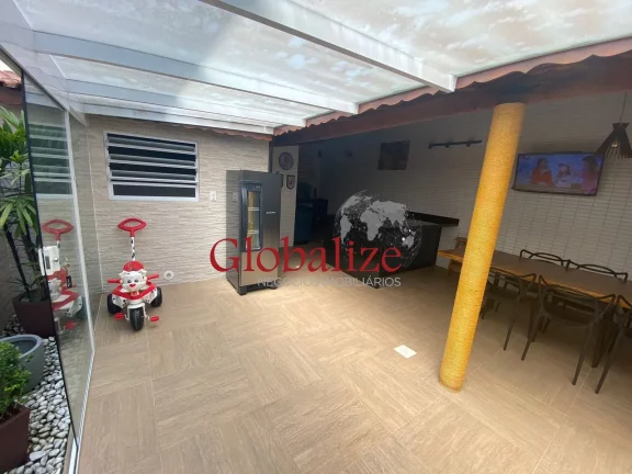 Imagem Casa Triplex com 3 suítes e 2 vagas no bairro Embaré em Santos por R$ 1.299.000,00