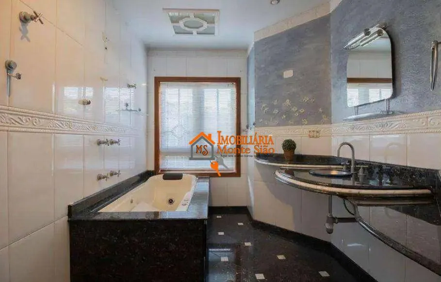 Imagem Sobrado com 3 dormitórios, 425 m² - venda por R$ 2.000.000,00 ou aluguel por R$ 11.500,00/mês - Jardim Maia - Guarulhos/SP