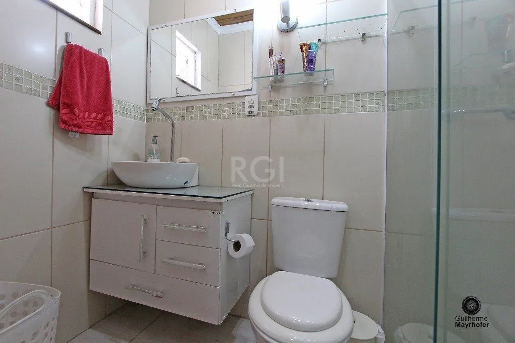 Imagem Casa para Venda - 300m², 6 dormitórios, sendo 1 suites, 3 vagas - Menino Deus