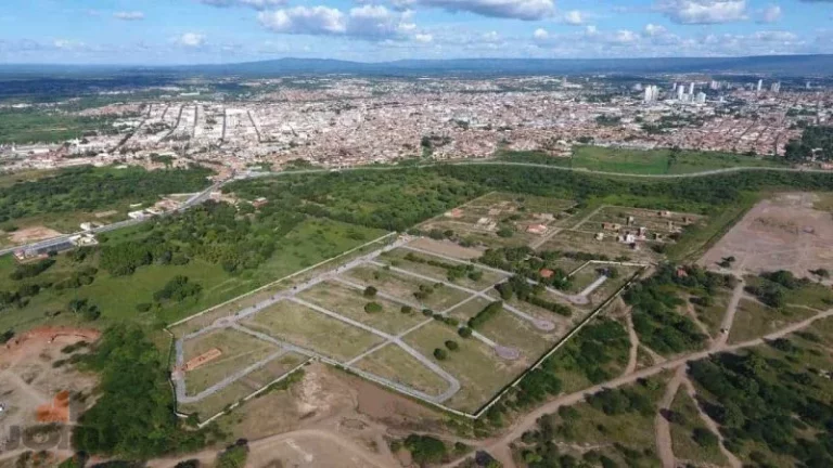 Imagem Terreno em Condomínio a Venda no bairro Pedrinhas - Juazeiro do Norte, CE