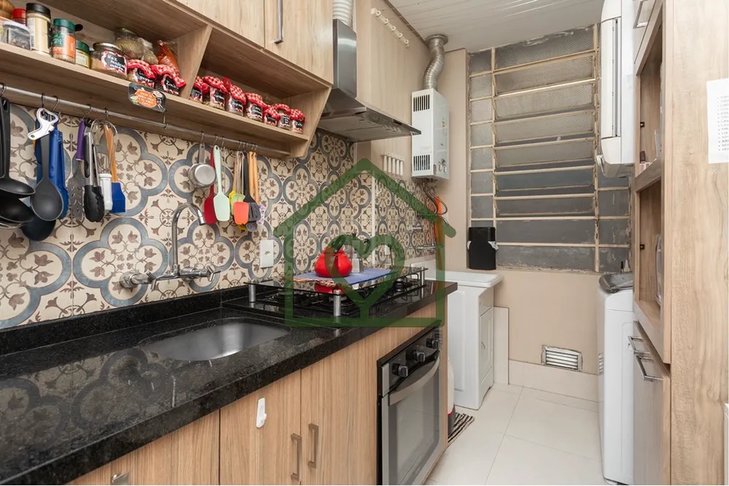 Imagem No Bairro Rio Branco, raro apartamento térreo elevado, localizado na Rua Schiller n° 105, com 2 am...