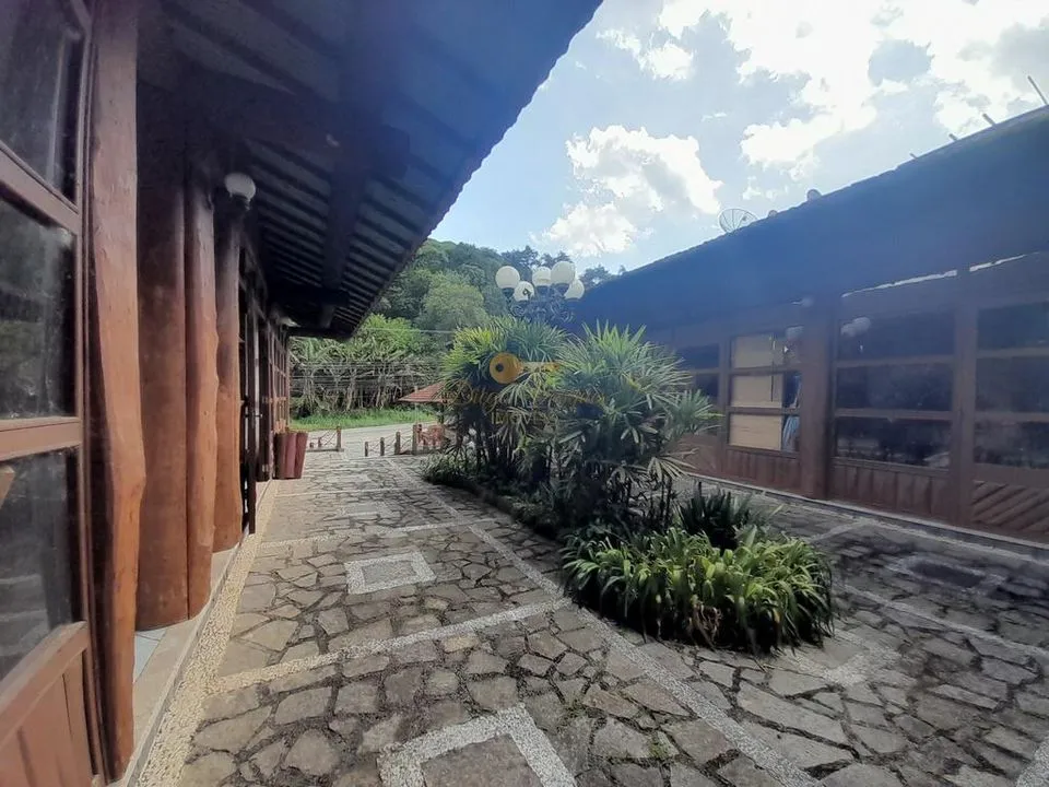 Imagem Comercial para Venda em Teresópolis / RJ no bairro Albuquerque