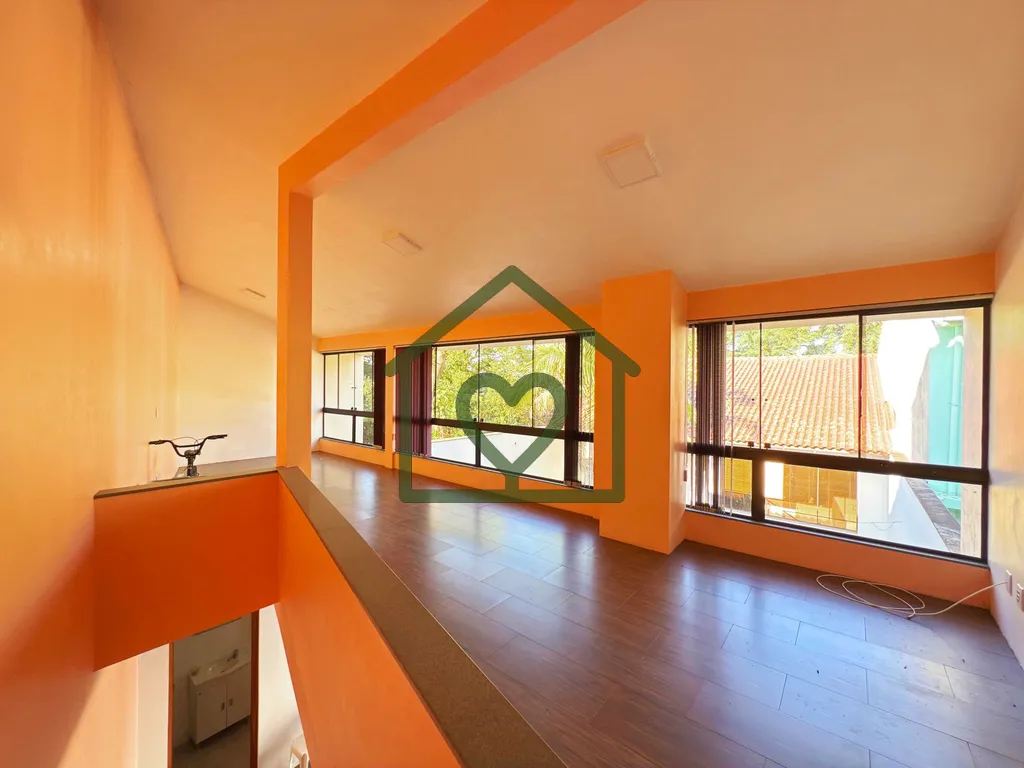 Imagem Residência com Anexo e Espaço de Lazer Completo 
 
Excelente residência semi nova, construída em...