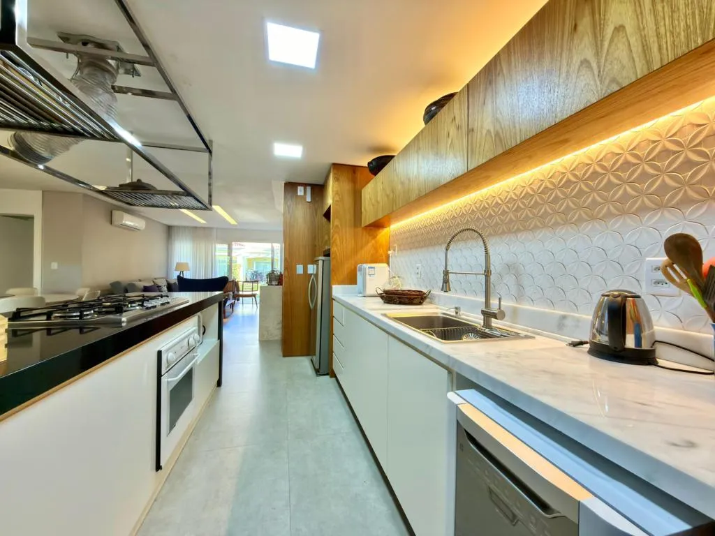 Imagem Casa em Condominio 4 Dormitórios - Bairro Marina