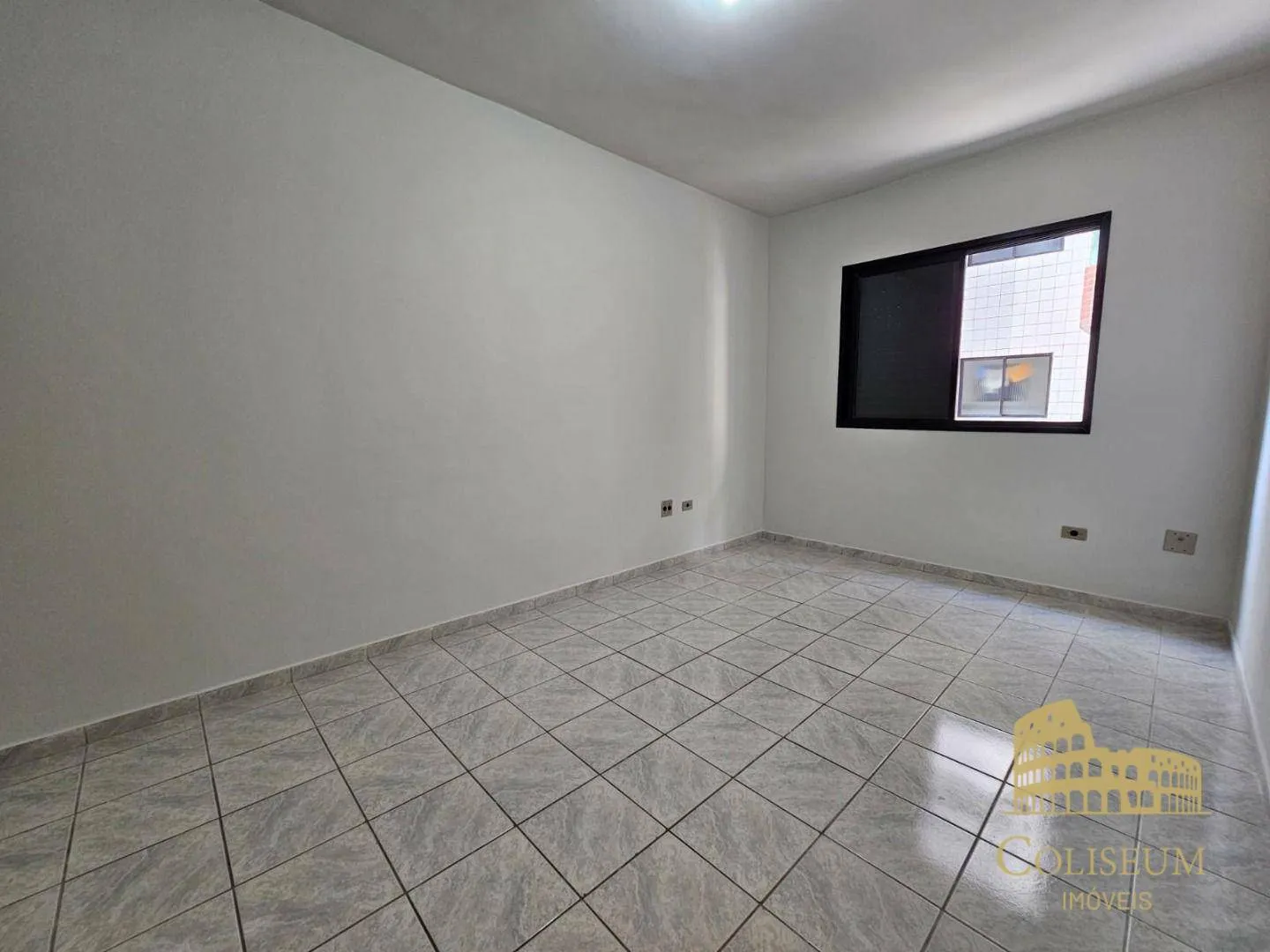 Imagem Apartamento com 1 dormitório à venda, 60 m² por R$ 325.000,00 - Vila Assunção - Praia Grande/SP