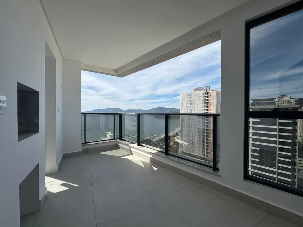 Imagem Apartamento com vista para o mar à venda com 115m2 por R$ 3.300.000,00